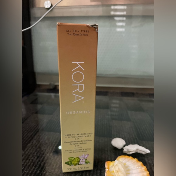 Kora Organics Turmeric Brightening &
Exfoliating Mask 2-in-1 | 100ml - Picture 4 of 7